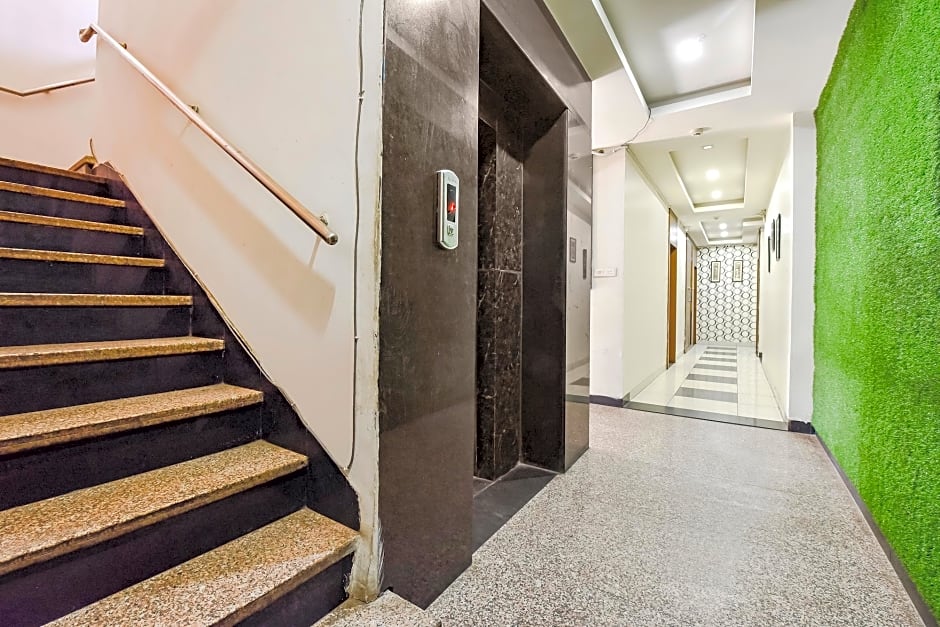 FabHotel Prime Square 36