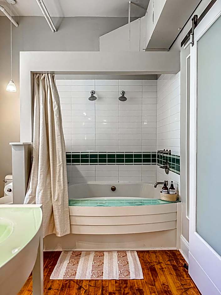 The Historic Lyric Presidential Suite