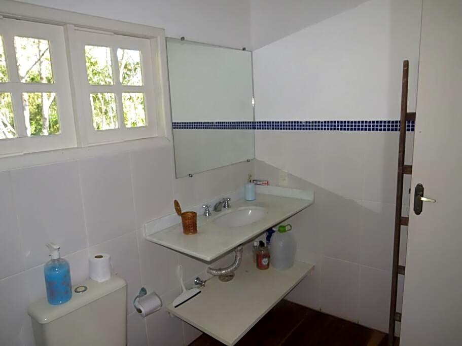 Linda casa em Mury,com riacho e lareira