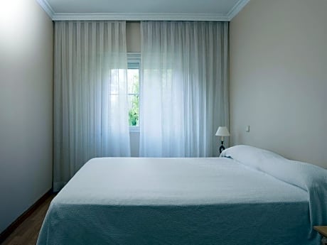 One-Bedroom Apartment (1 - 2 Adults)