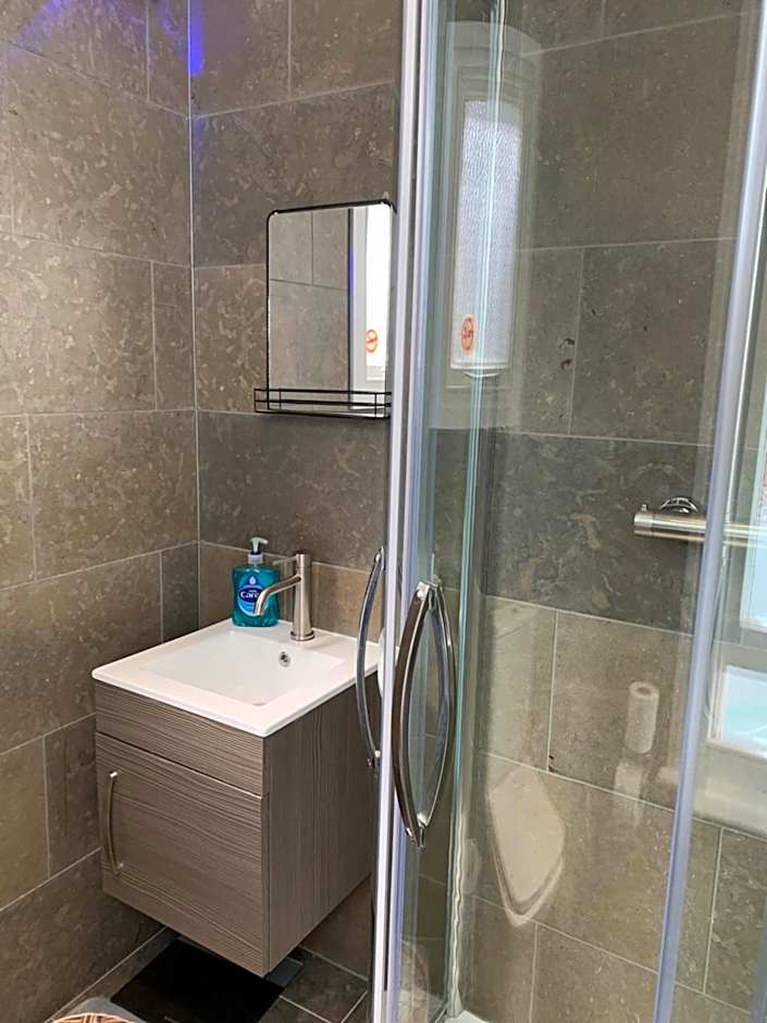 Relax Inn Guest House