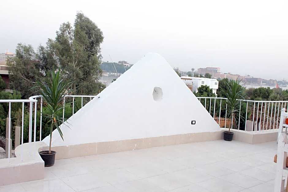 Mama Africa Apts & Studios