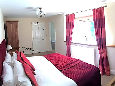 Double or Twin-Luxury-Ensuite