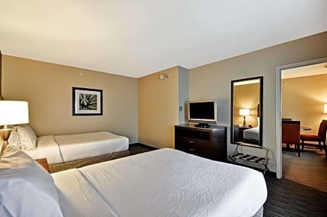 2 Queen Non-Smoking Accessible 1 Bedroom Suite Roll-in Shower