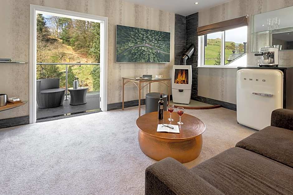 Aphrodites Group - Luxury Hot Tub Suites in Central Lake District!