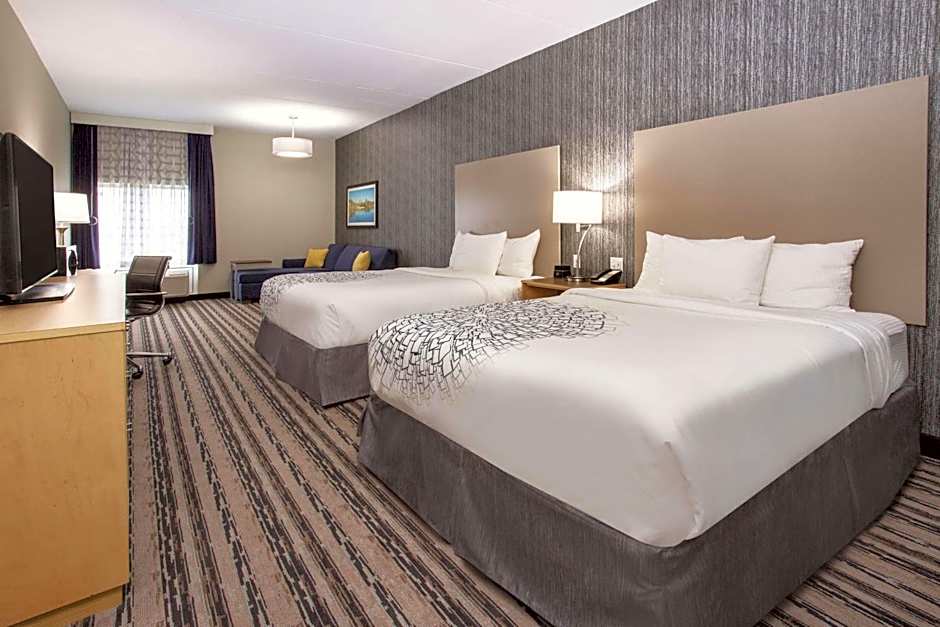 La Quinta Inn & Suites by Wyndham Buffalo Amherst