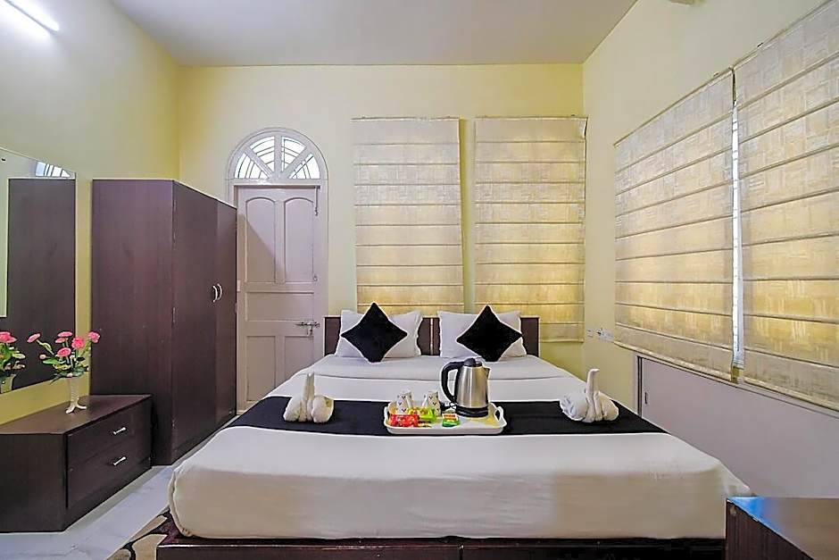 White House by Oyo Rooms – Calcutta, LA