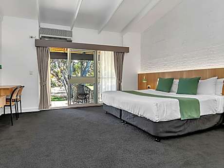 Premium Double Room with Golf View