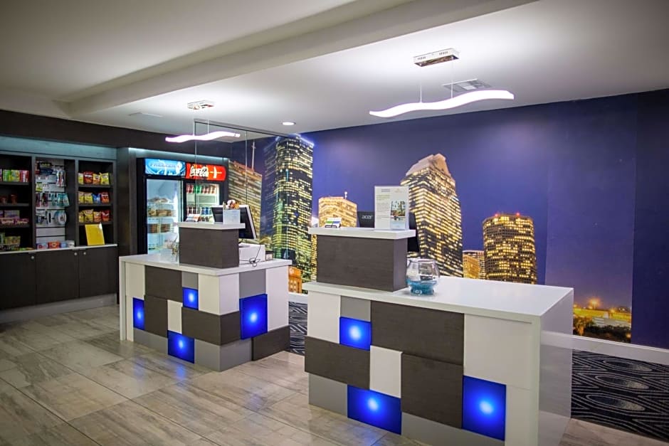 La Quinta Inn & Suites by Wyndham Houston - Normandy