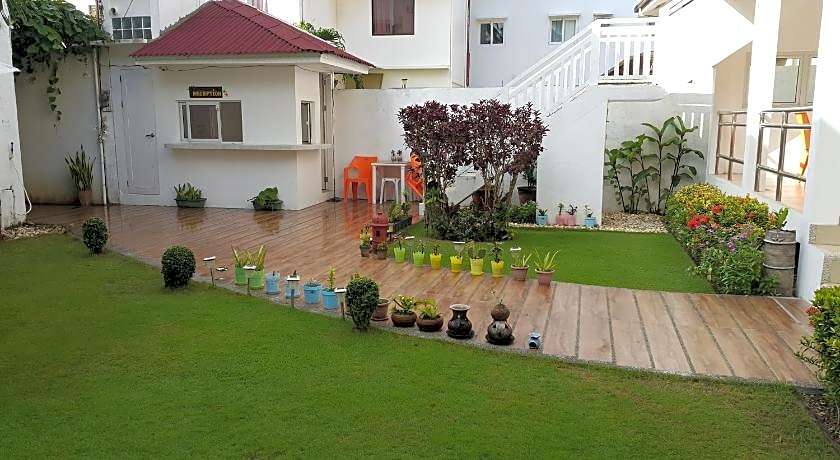 Clubboracay Apartelle