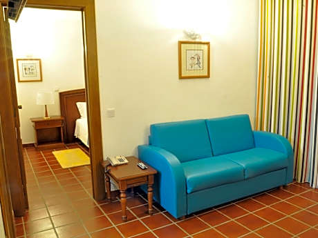One-Bedroom Apartment Twin
