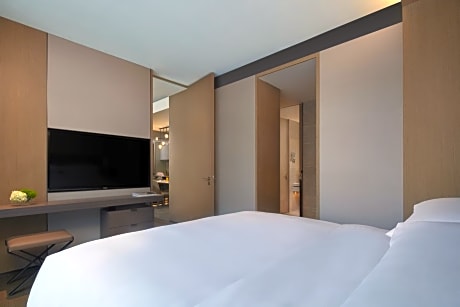 One-Bedroom Executive Apartment - Corner Room
