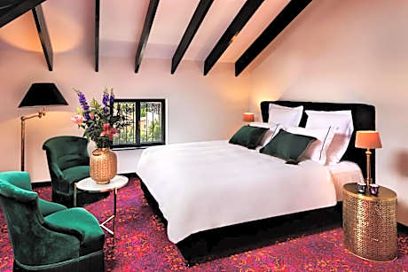 Grand Attic