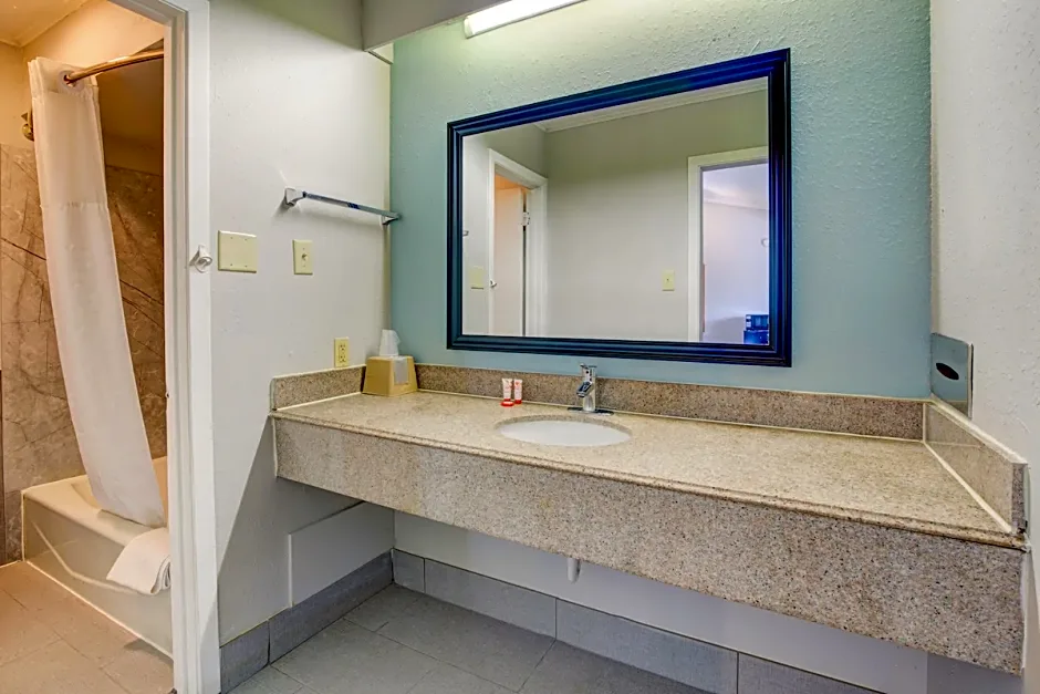 OYO Hotel Lake Charles LA I-10