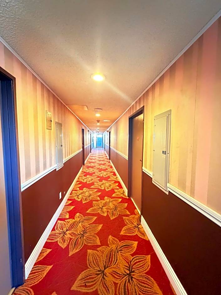 Hotel Pacific Garden near LAX and Sofi stadium