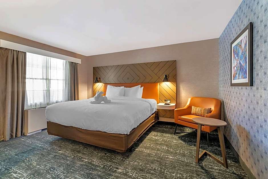 Clarion Inn