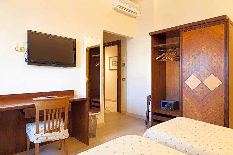 Foto 1 daripada 8 — Classic 1 Double Bed or 2 Beds