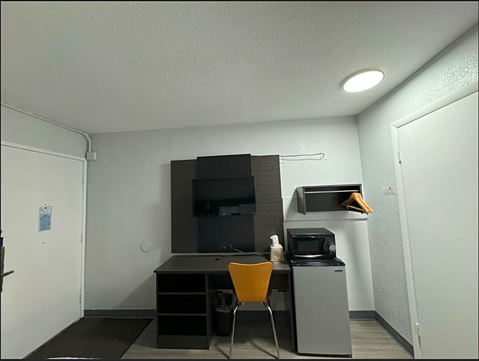 Motel 6-Janesville, WI