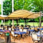 Logis Hotel Restaurant Les Cedres