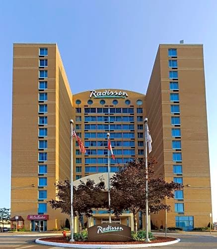 Photo 1 of 41 of Radisson Suites Hotel Toronto Airport
