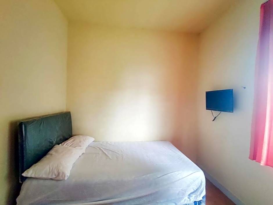 Chandra Graha Guesthouse Palu