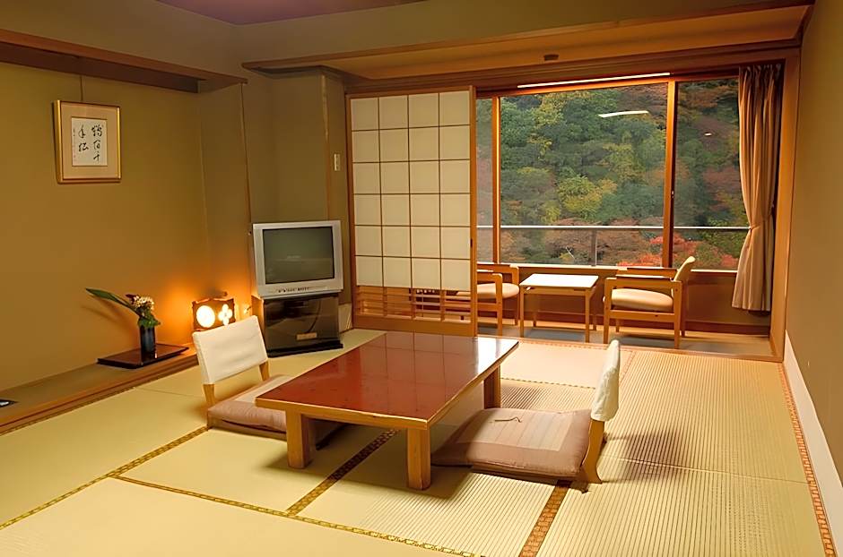 Momijiya Honkan Takao Sansou Ryokan