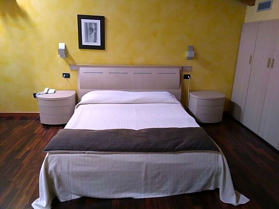 Hotel Fontana Santa
