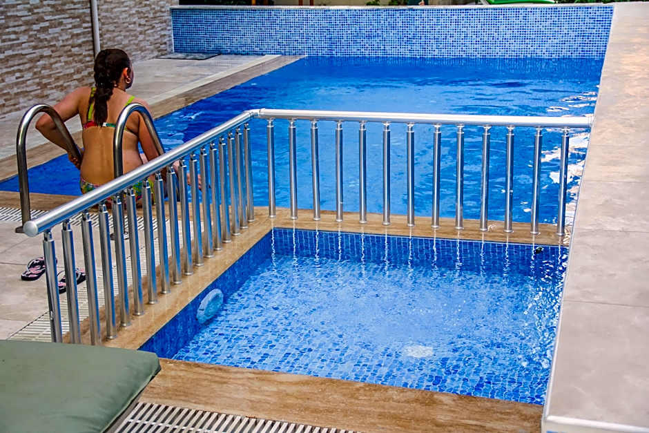 Aysev Hotel