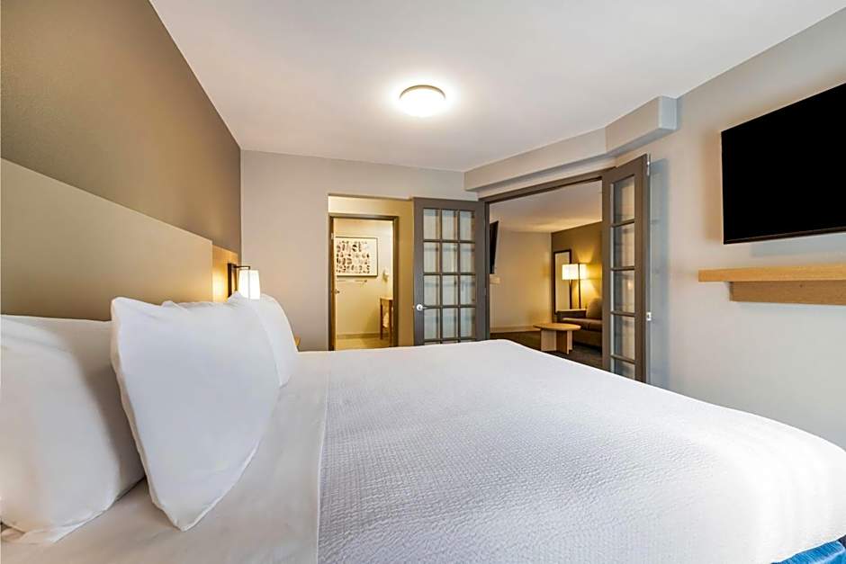 Days Inn by Wyndham Thunder Bay North