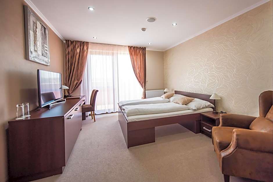 Photo 1 of 7 of 1 Double Bed or 2 Beds