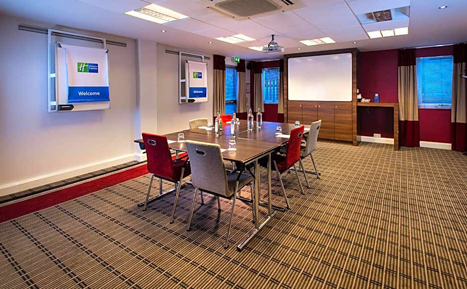 Holiday Inn Express Stoke-On-Trent By IHG