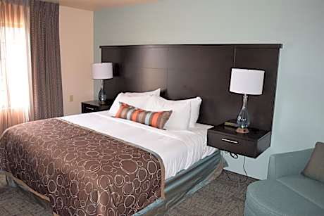 One-Bedroom King Suite