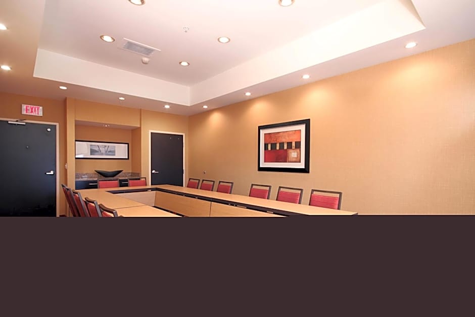 Courtyard by Marriott Dallas Lewisville