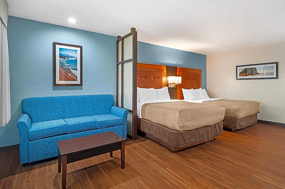 Photo 1 of 7 of 1 King Bed and 2 Queen Beds Suite