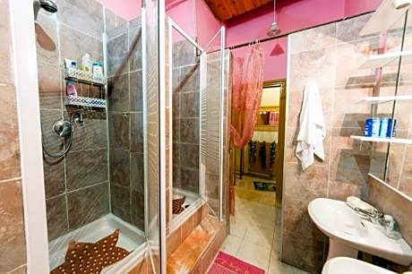 Bed in 4-Bed Mixed Dormitory Room