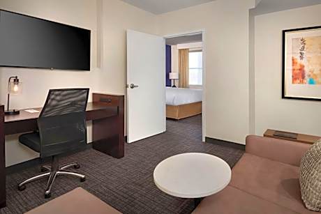 One-Bedroom King Suite