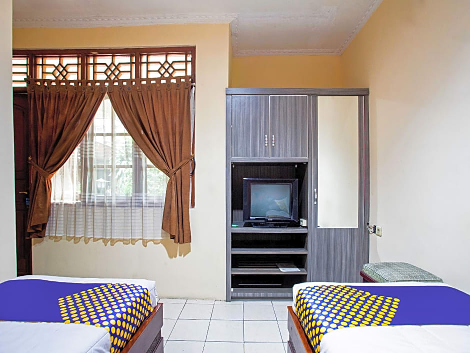 SPOT ON 3858 Elsana Transit Hotel