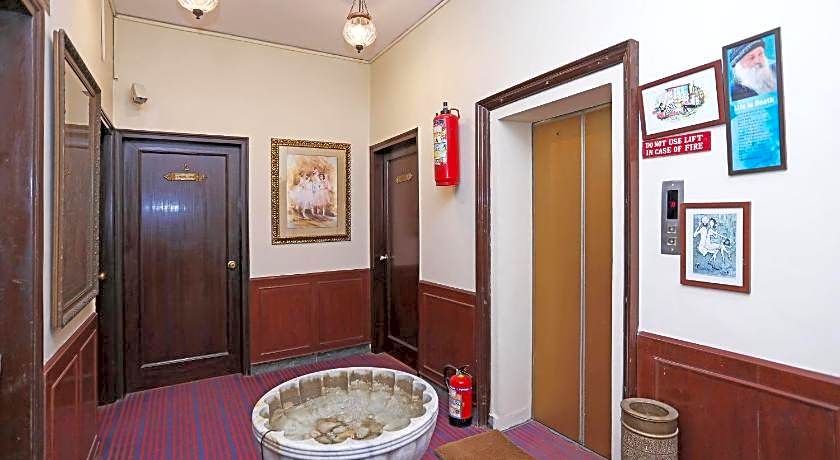 OYO 1219 Hamilton Hotel