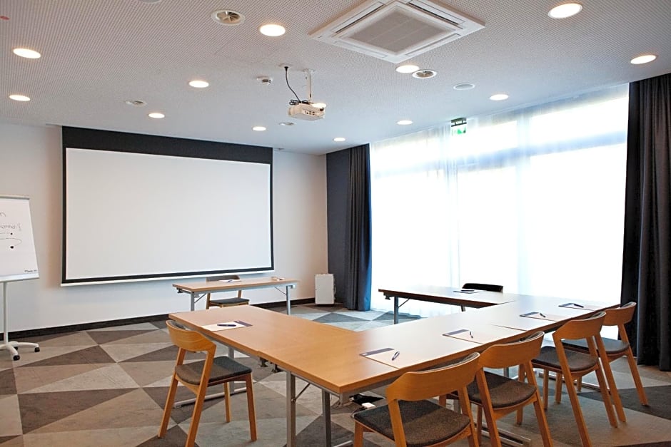 Holiday Inn Express Frankfurt Airport - Raunheim By IHG