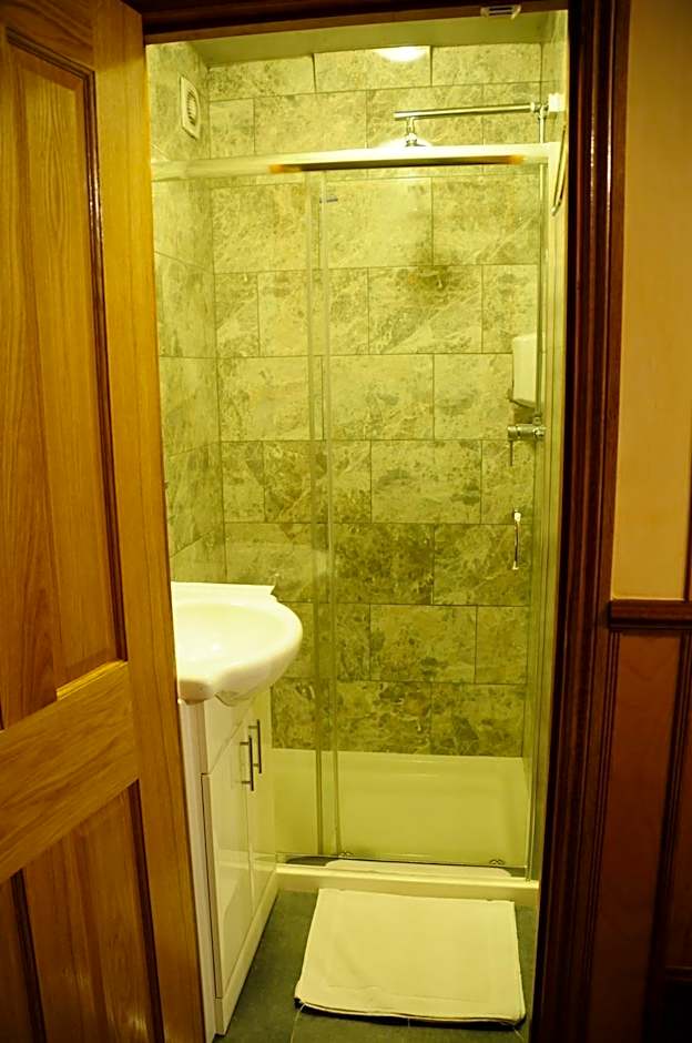 Cricklewood Lodge Hotel