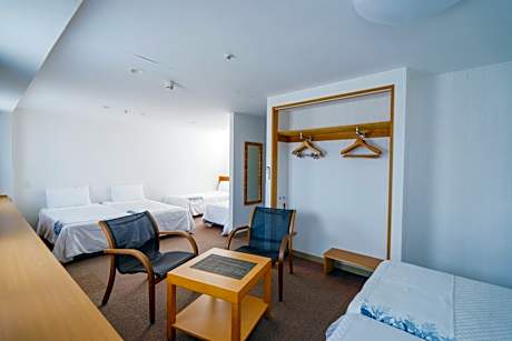 <Special Offer -Half-price breakfast included> Large Family Room - Non-Smoking