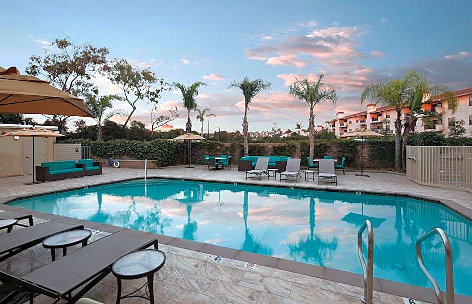 Redondo Beach Hotel, Tapestry Collection by Hilton