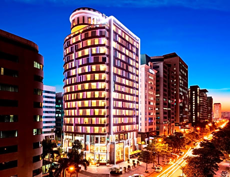 Novotel Suites Hanoi