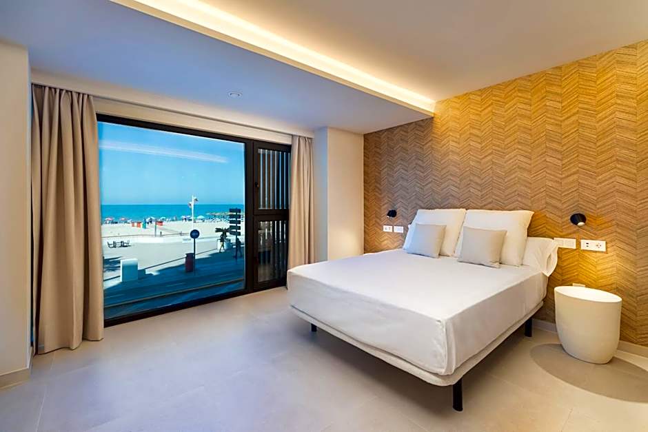 Apartamentos Playa Victoria - by Grupo Tribu