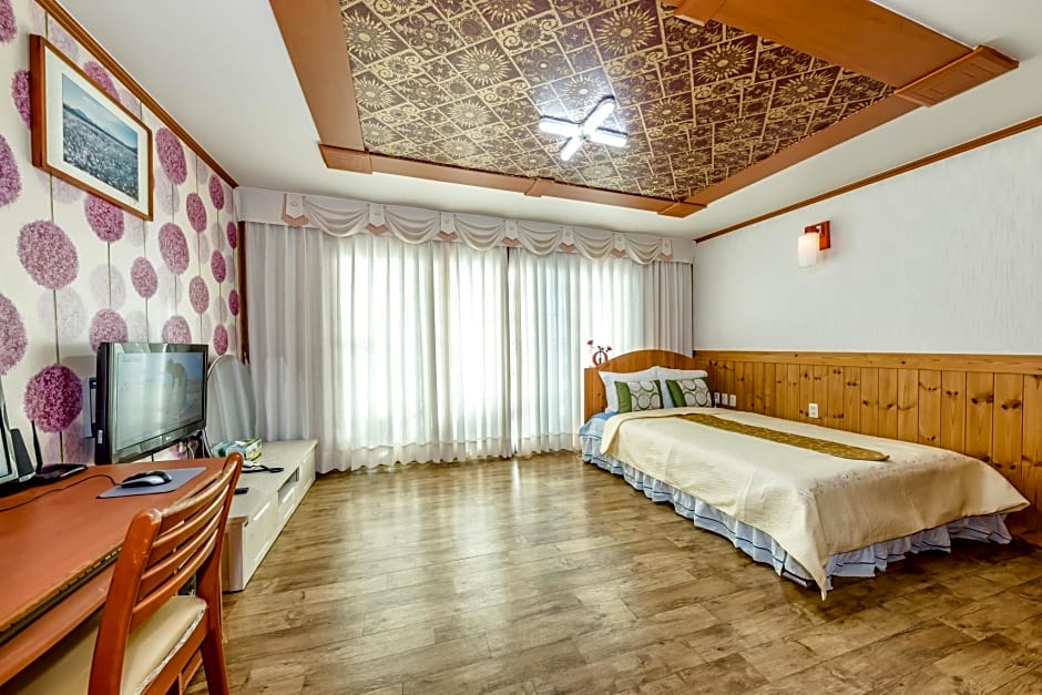 Gyul Hyanggi Pension