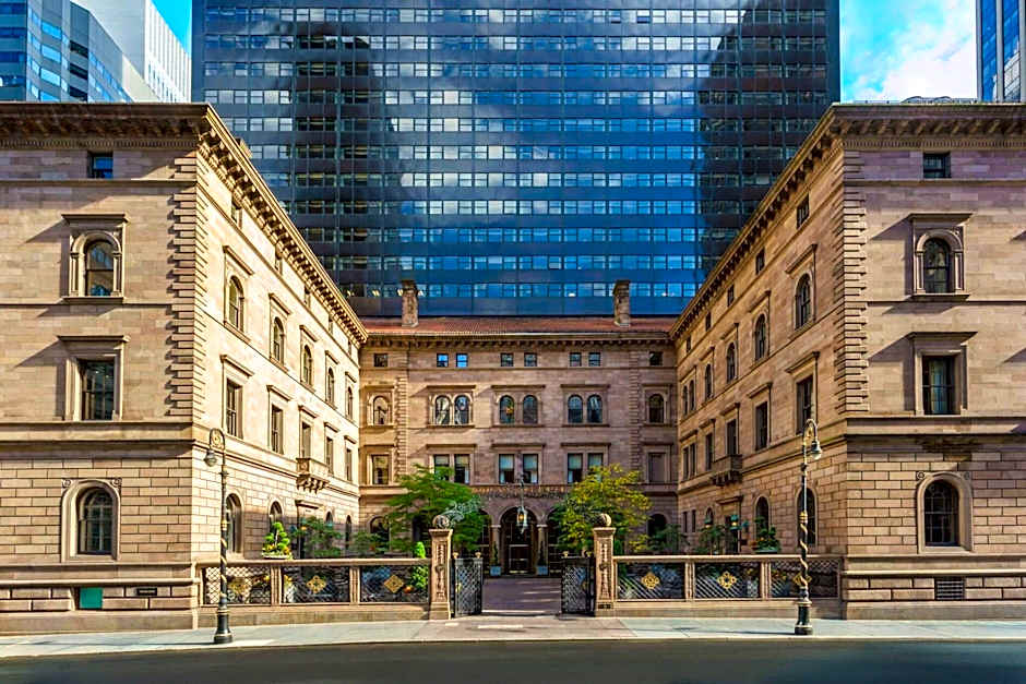 The Towers At Lotte New York Palace