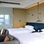 Hilton Yancheng