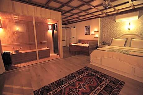 Suite with Sauna