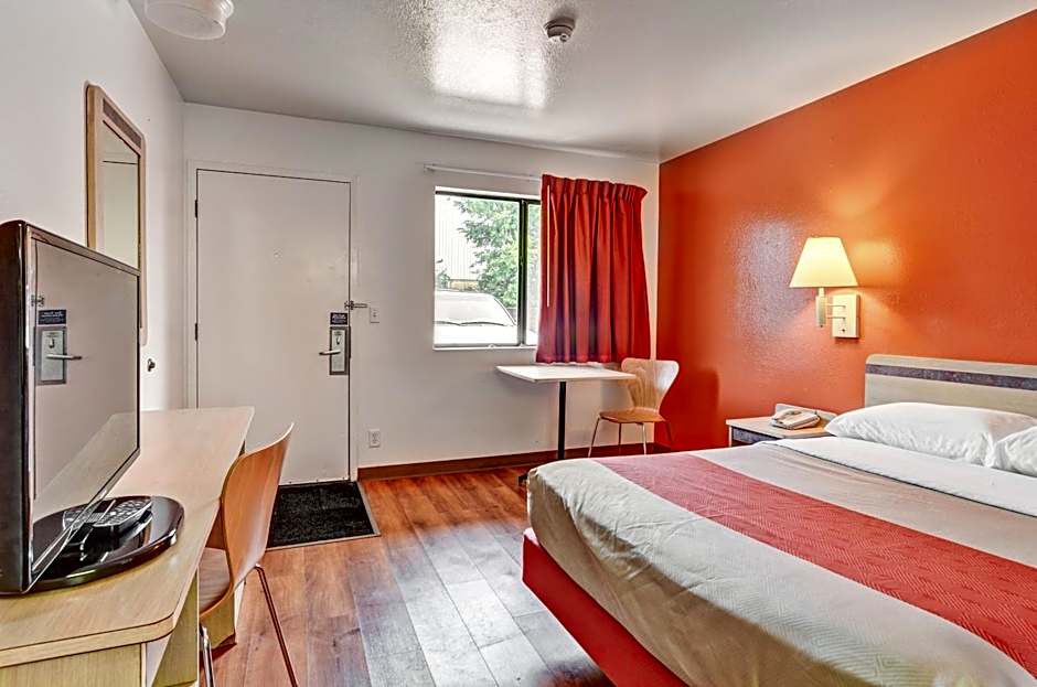 Motel 6 Pittsburgh - Crafton