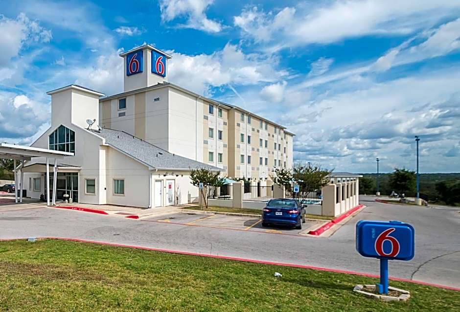 Motel 6-Marble Falls, TX